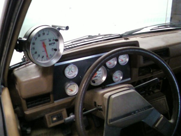 datsun_gauges